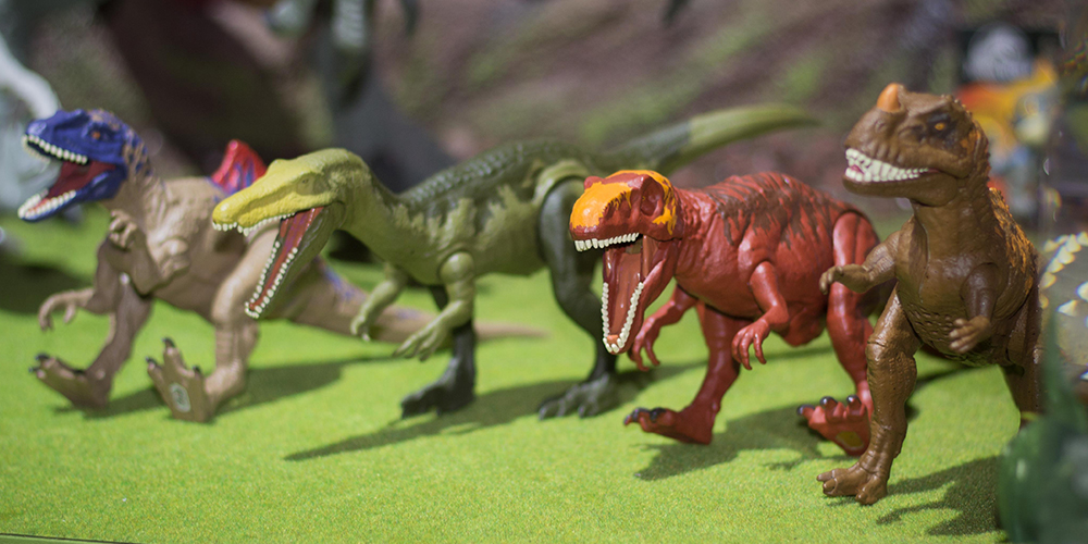 jurassic world concavenator toy