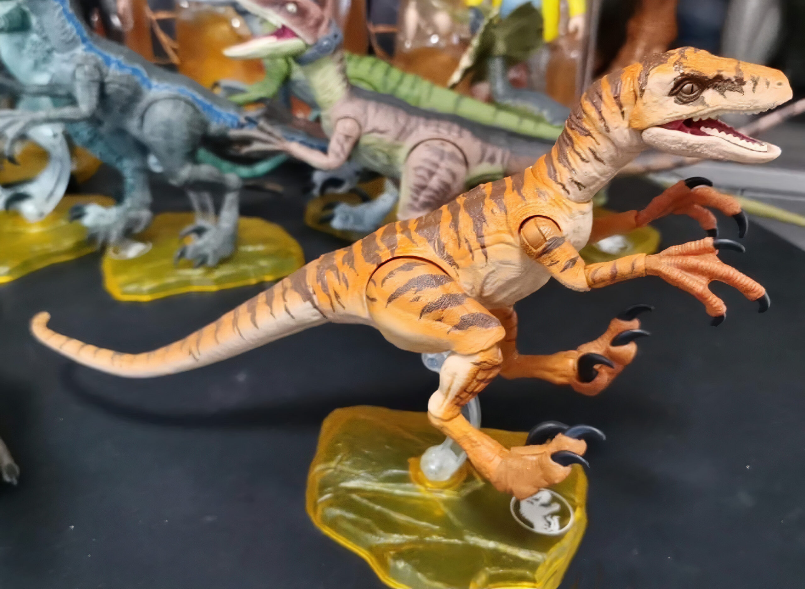 Amber collection. Amber collection Велоцираптор. Mattel Jurassic World Раптор. Mattel Jurassic World Велоцираптор. Jurassic World Amber collection Velociraptor Charlie.
